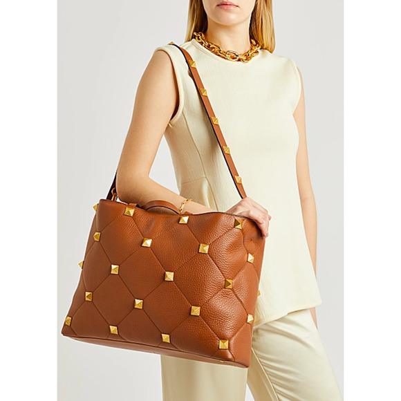 NEW NWT VALENTINO GARAVANI LARGE ROMAN STUD TAN LEATHER TOTE BAG PURSE - Picture 4 of 10